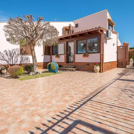 Red Luxury A Pochi Passi Dal Mare Villa